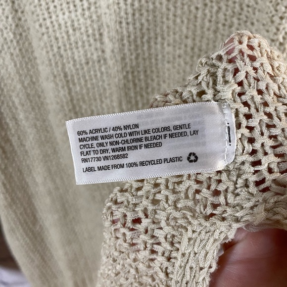 Universal Thread Beige Oversized Knit V-Neck Sweater - Size XL - Picture 6 of 8